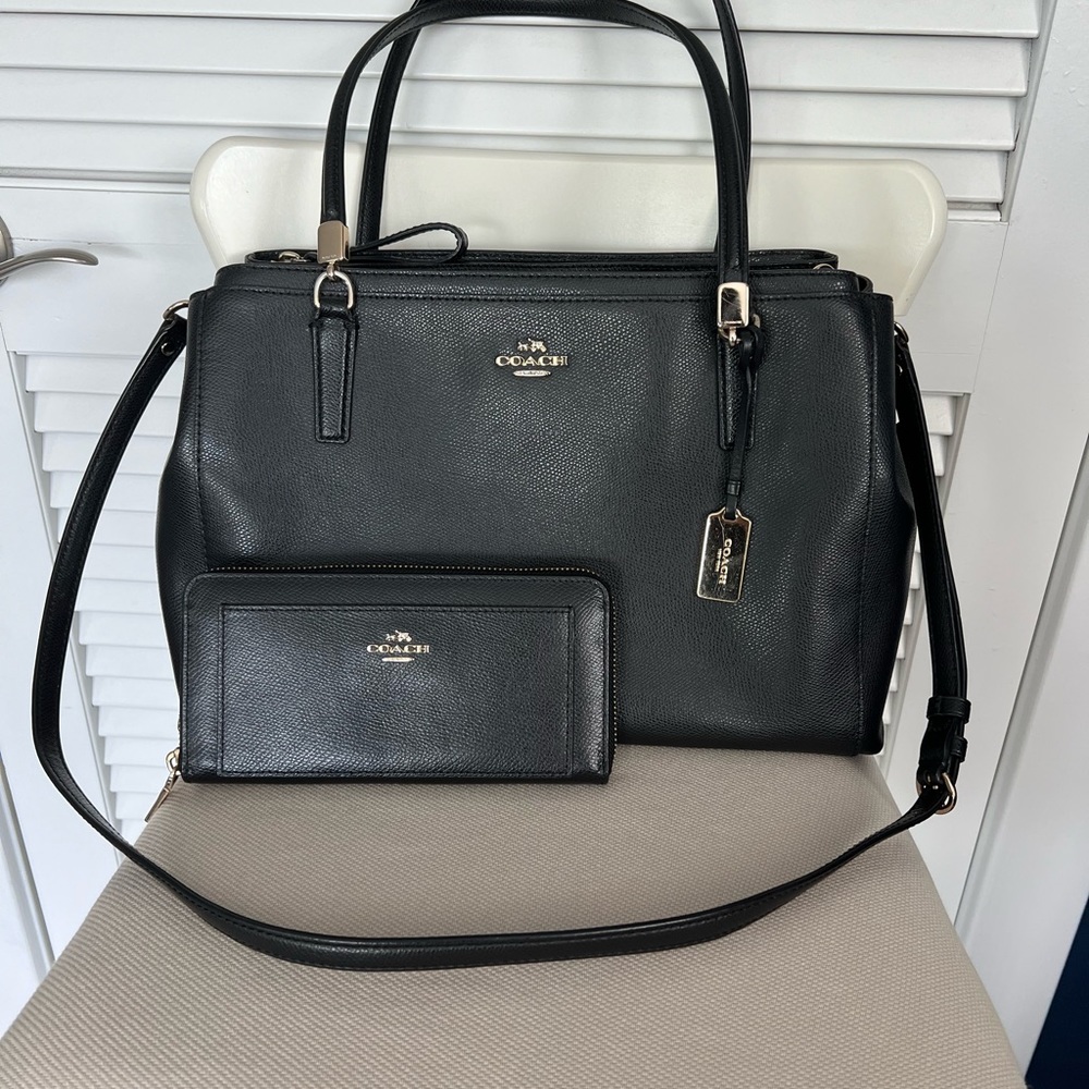 Coach- Tote & Matching wallet